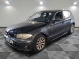 une photo d'une BMW Série 1 dans un showroom