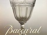 une photo d'un verre à vin sur lequel figure le mot « Baccarat »