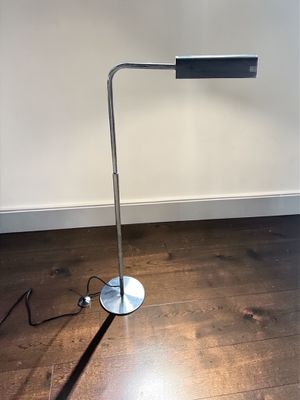 Liseuse en métal chromé Epoque vers 1970