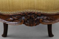 Paire de fauteuils cabriolets en bois mouluré et sculpté, à … (photo 5)