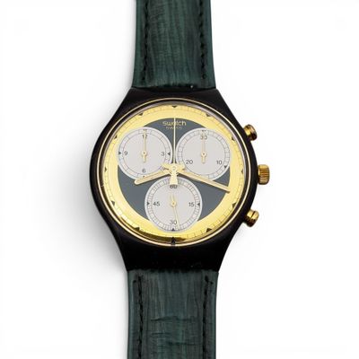 une image d'un gros plan d'une montre-bracelet sur une surface blanche