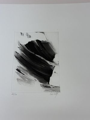 dessin représentant le visage d'un homme en noir et blanc