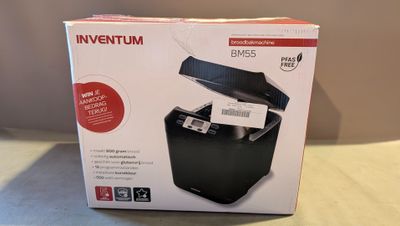 la boîte est ouverte et prête à être ouverte sur la table