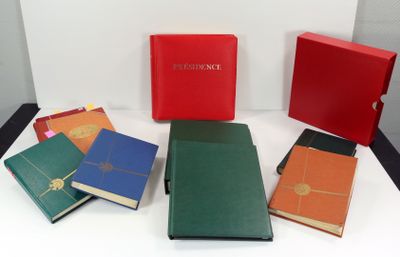 FRANCE, 8 albums d'accumulations de timbres oblitérés et neu…