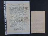une feuille de papier sur laquelle il y a quelque chose d'écrit, à côté d'une autre feuille de papier sur laquelle il y a quelque chose d'écrit