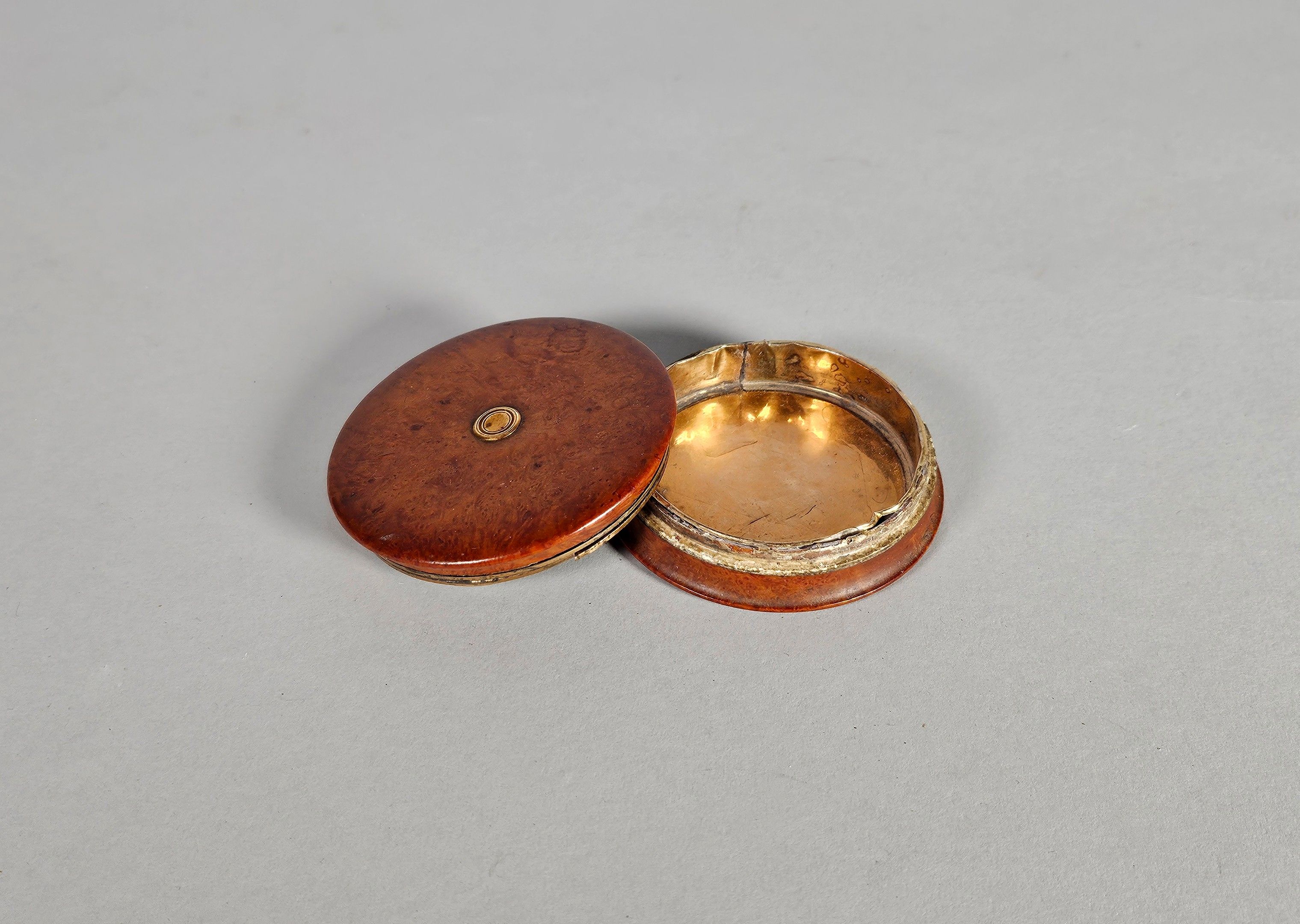 Objets d'art & Curiosités
