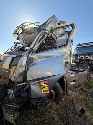 VOLVO FM 450 - Genre : TRR - Carrosserie : PR SREM - Energie…