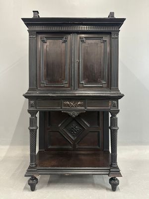 Petit CABINET à deux corps superposés en bois noirci et plac…