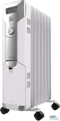 une photo d'un radiateur électrique blanc posé sur une table blanche