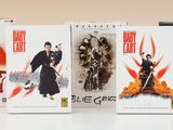 beaucoup de films qui sont sur la table