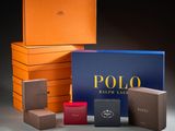 un ensemble de boîtes empilées les unes sur les autres
