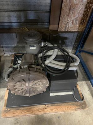une machine posée sur une table