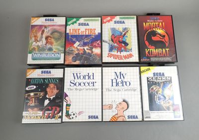 many video games that are on the table