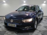 la volkswagen passat est garée sur un carrelage à carreaux