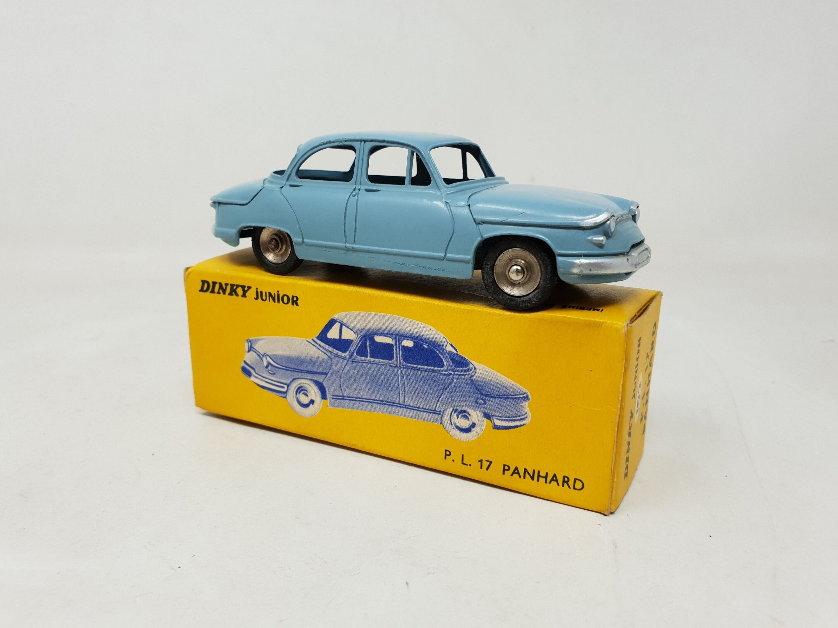 Objets d'art & Curiosités