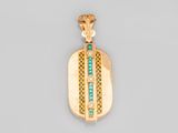 un pendentif en or 18 carats et diamants, orné d'émeraudes