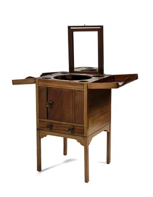 Coiffeuse barbière en bois de placage, ouvrant à deux vantau… - Photo 1