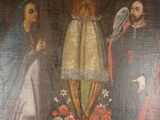 une image d'une peinture de jésus sur la croix avec d'autres personnes