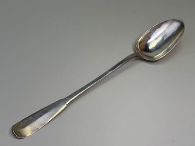Grande cuillère à ragout en argent modèle uniplat.