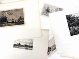 plusieurs photographies en noir et blanc représentant des arbres et des bâtiments sur un fond blanc