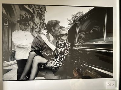 Daniel ANGELI (1943). B. Hutton et son chauffeur, Paris - 19…