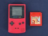 Game Boy Color de Nintendo avec carte de jeu et étui