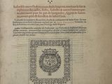 un vieux livre avec l'image d'un lion dessus