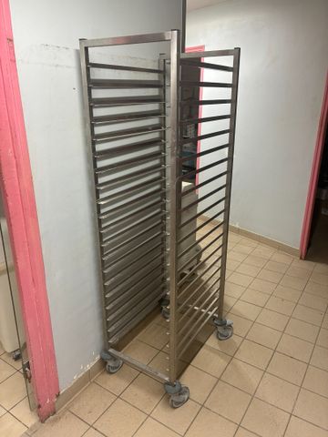 Échelle pâtissière inox 20 niveaux avec grilles et support à gril...