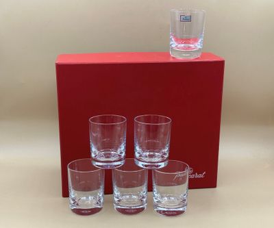 BACCARAT, modèle Perfection Boite de six gobelets en cristal…