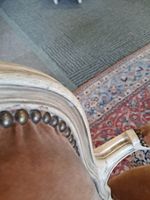 Paire de fauteuils en bois sculpté et mouluré peint de coule… (photo 5)