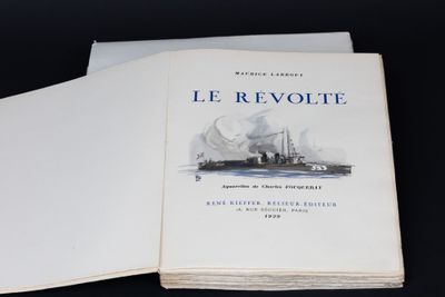 un livre ouvert sur lequel figure l'image d'un bateau