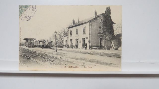 Vieilleville : La Gare (AAA 142). TBE. Carte rare !!!