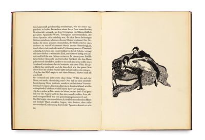 un livre ouvert sur lequel est dessiné un homme assis sur une branche d'arbre