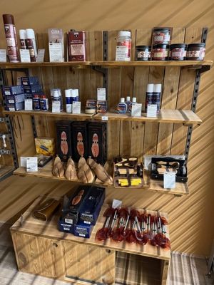 PRODUITS D'ENTRETIEN CUIR ET CHAUSSURES - Photo 1