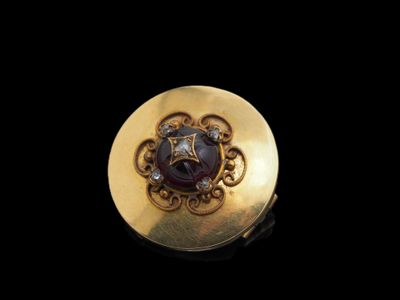 Broche circulaire de style néo-classique datant de la fin du… - Photo 1