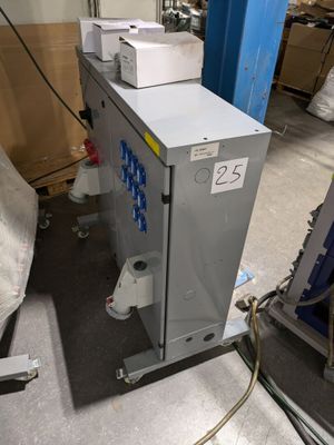 Coffret électrique mobile à 4 sorties 380 V et 10 sorties 220 V - Photo 1