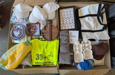 236 / 1 palette de 150 kg de mix ( cache-oreilles, lun…