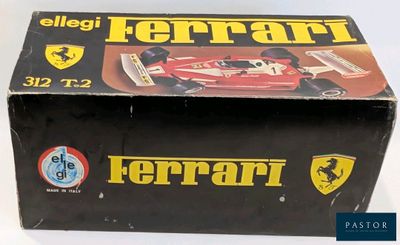 une image représentant une boîte sur laquelle figure une Ferrari