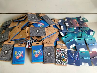 100 protégés passeport + 39 bracelets