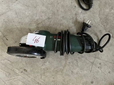 une photo d'un souffleur à fil sur laquelle est accrochée une étiquette de prix