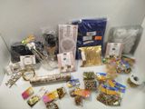 many items that are sitting on a table together