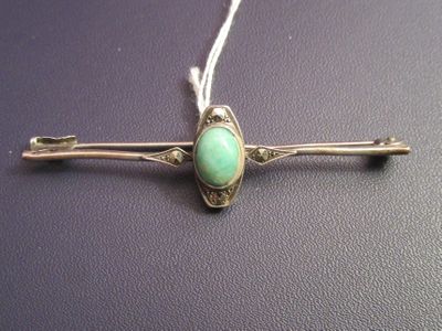 68.58 - BROCHE EN ARGENT ET CABOCHON DE PIERRE VERTE (recoll…