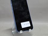 un téléphone portable posé sur un support