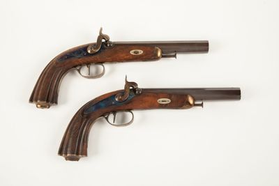 Grande paire de pistolets de combat à percussion, canons oct…