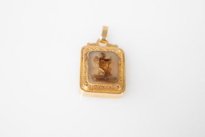 PENDENTIF ouvrant En or repercé 750°/°°