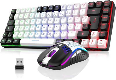 un clavier d'ordinateur et une souris placés l'un à côté de l'autre