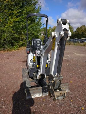 une petite machine qui se trouve dans la terre