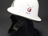 a white fireman ' s helmet with the emblem of the united states
