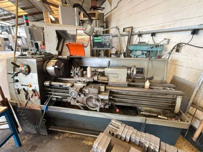 une machine qui se trouve dans une pièce