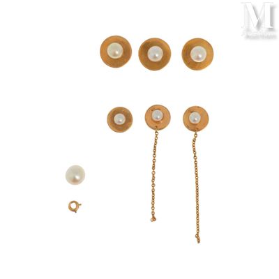 trois paires de boucles d'oreilles ornées de perles et de chaînes sur fond blanc